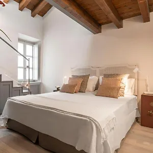 https://corlo-holiday-home.it-lombardy.com